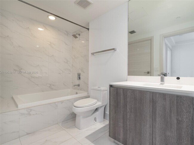 Building Photo - 801 S Miami Ave