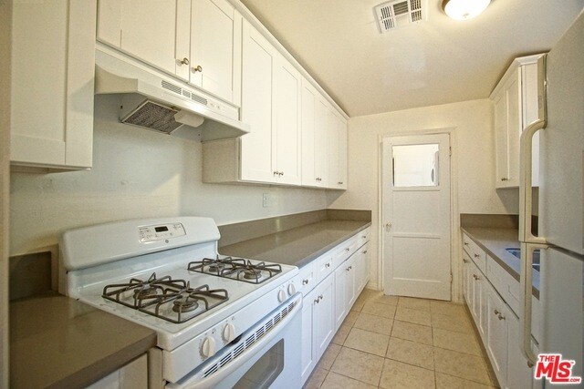 Building Photo - 219 S Martel Ave