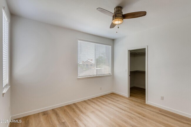 Building Photo - 7009 E Acoma Dr