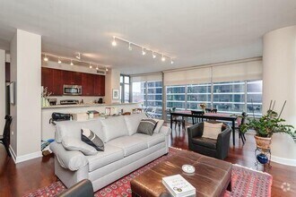 Building Photo - 2 bedroom in Chicago IL 60605