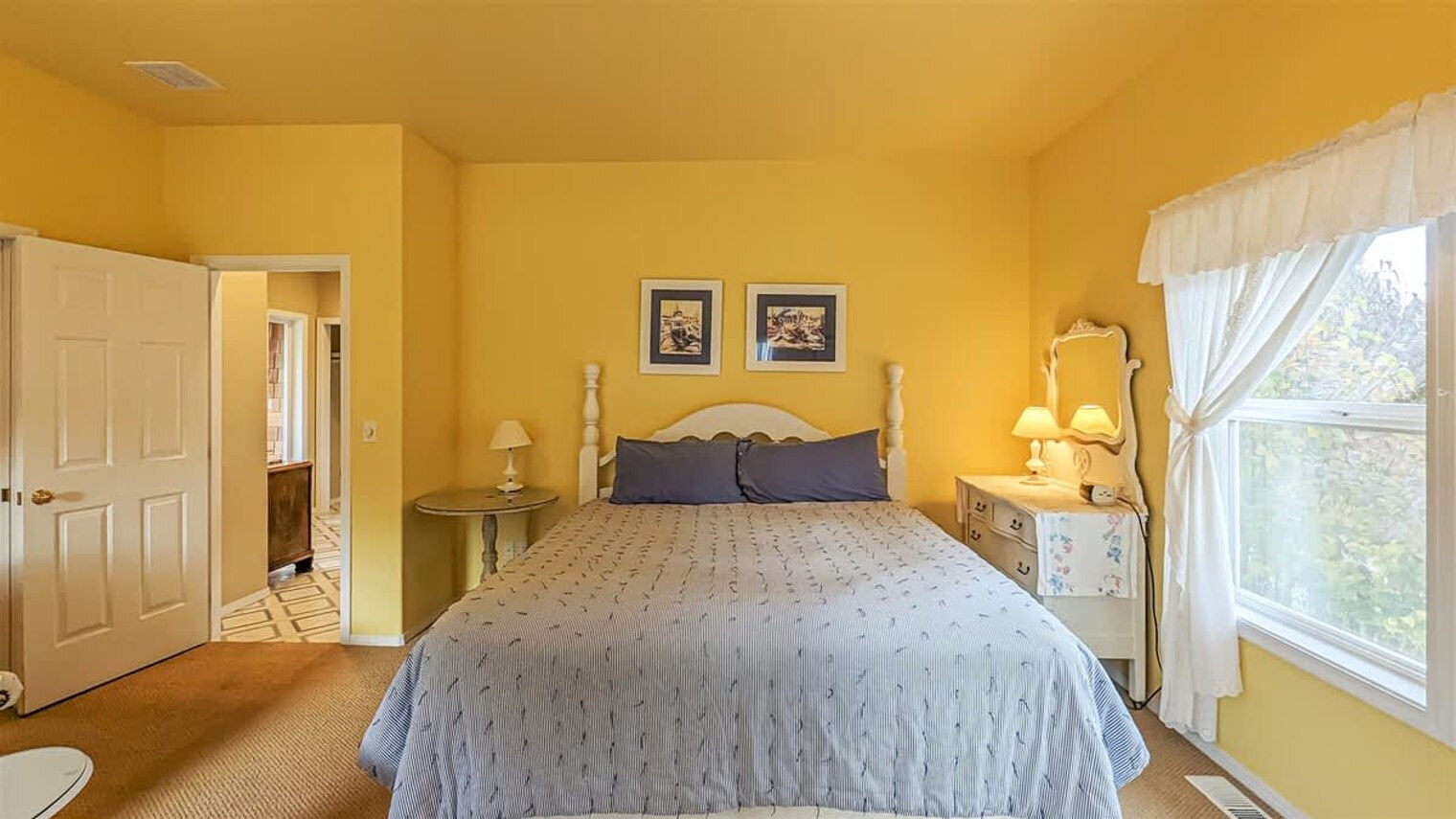 Building Photo - 123 E Bachelor Rock Dr