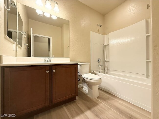 Building Photo - 2600 Bechamel Pl