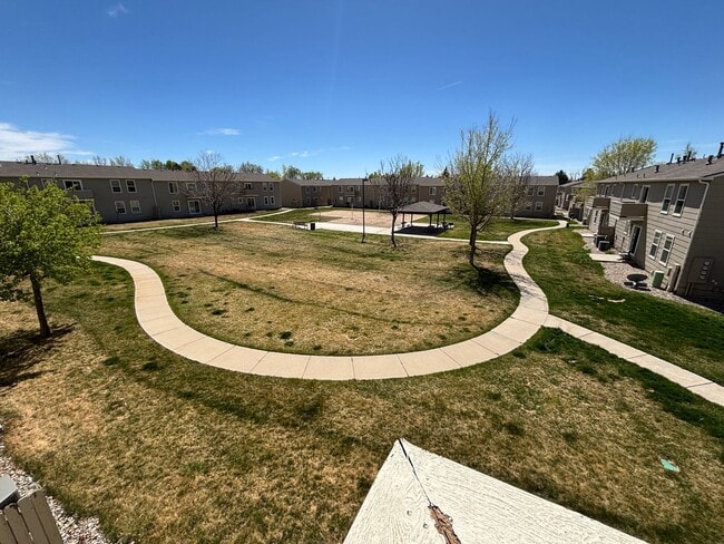 Building Photo - Upper 2 bed, 2 bath Condo on Leland for rent!