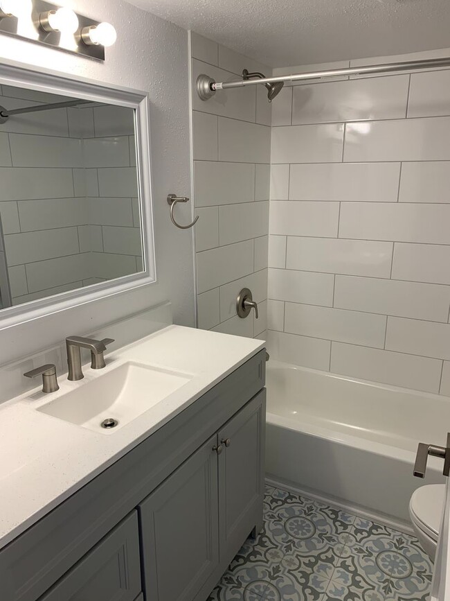 Building Photo - Newly remodeled 1bedroom