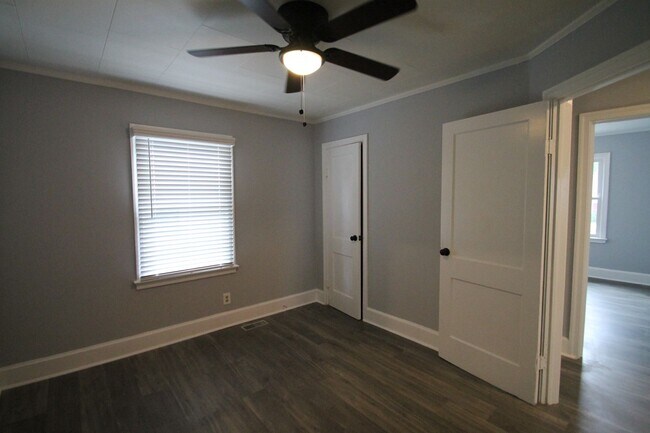Building Photo - 1058 Ebenezer Ave Ext