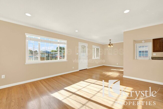 Building Photo - 342 Los Altos Pl