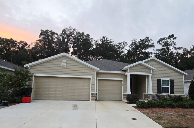 Primary Photo - Welcome to the beautiful Finley Woods comm...