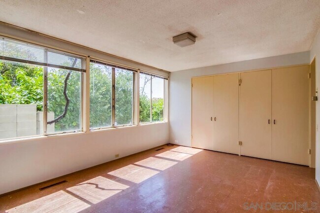 Building Photo - 631 San Gorgonio St
