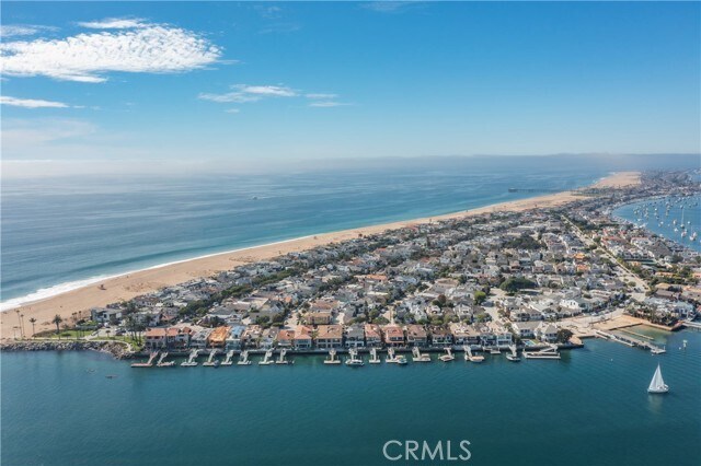 Building Photo - 216 Collins Ave