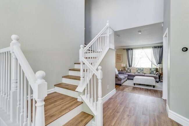 Building Photo - 38945 Turtle Pond Ln