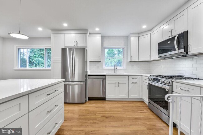 Primary Photo - 1403 Ellison St