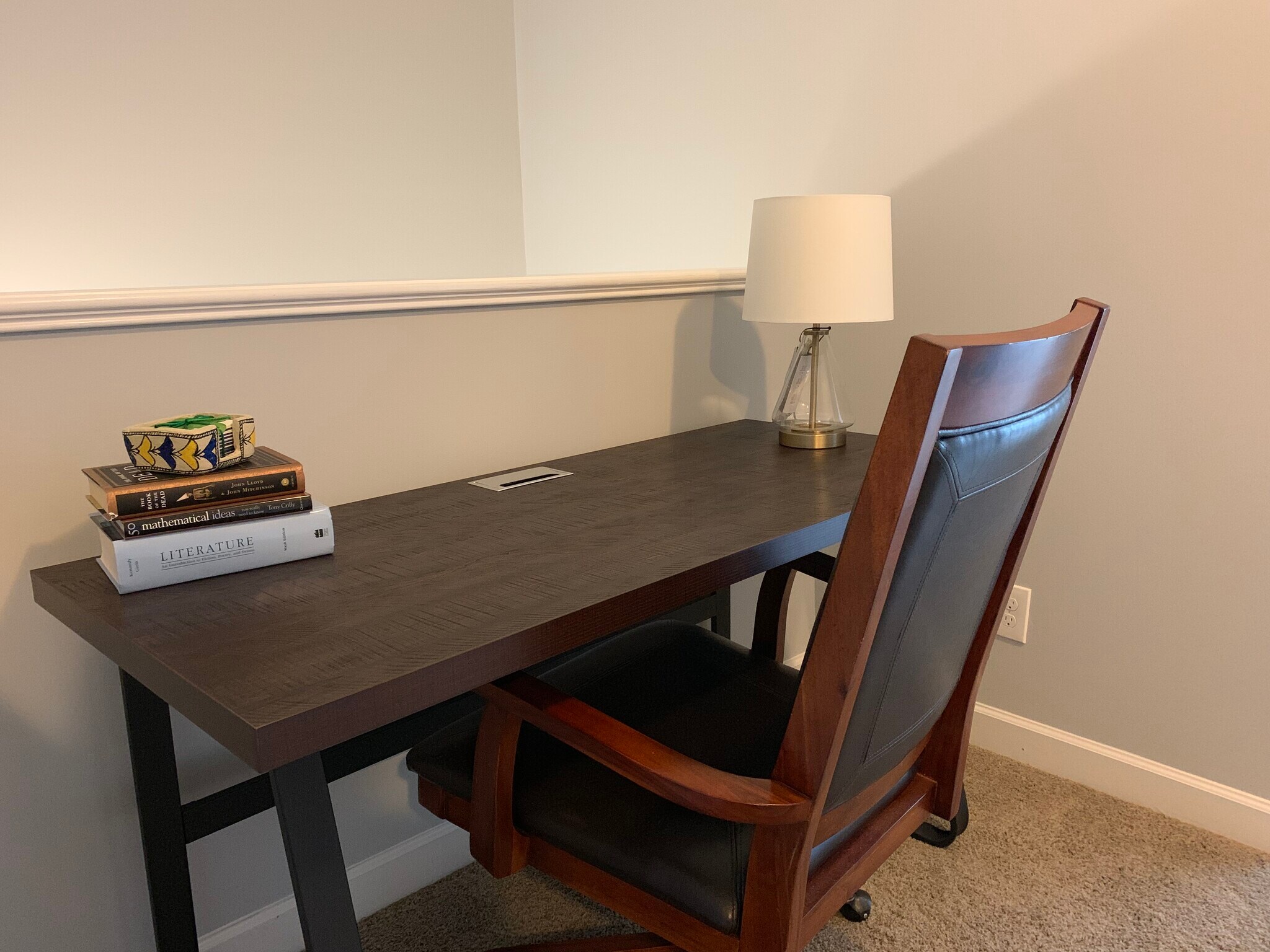 Desk - 15403 Barossa Valley St