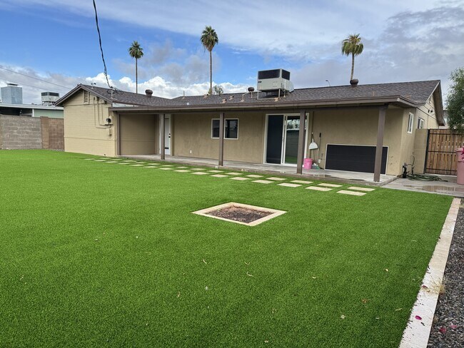 Building Photo - 6843 E Loma Land Dr