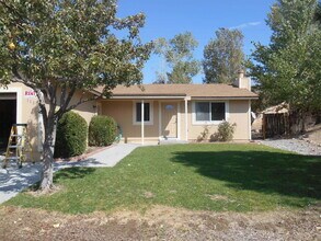 Building Photo - <b>South Reno: Three Bedroom Home w/ RV Parking<br><br>