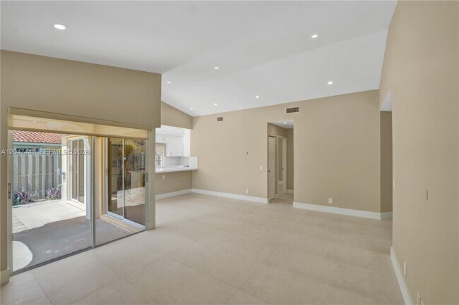 Building Photo - 1361 Springside Dr