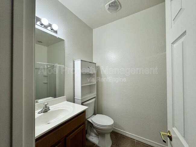 Building Photo - 43658 Caven Dr