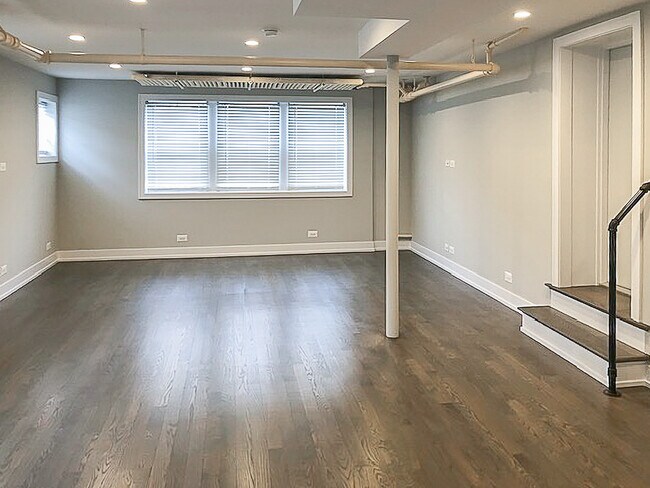 Building Photo - 1931 W Winona St