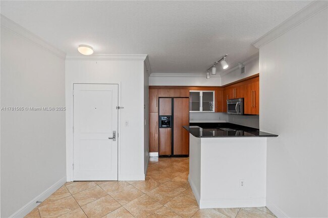 Building Photo - 325 S Biscayne Blvd