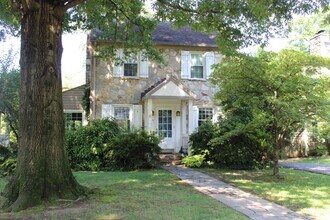 Building Photo - 2702 Ridge Rd Dr