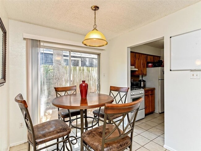 Building Photo - 12002 Arrowwood Dr