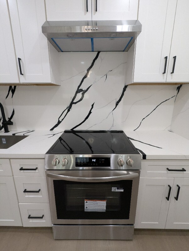 Building Photo - 11030 Moorpark St