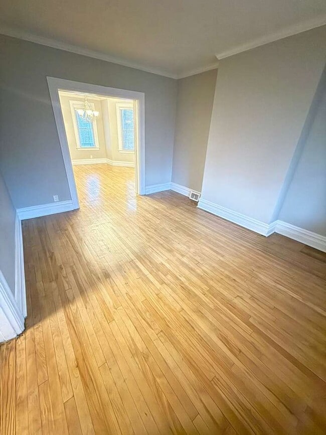 Building Photo - 3 Bedrooms 1 bath home for RENT!