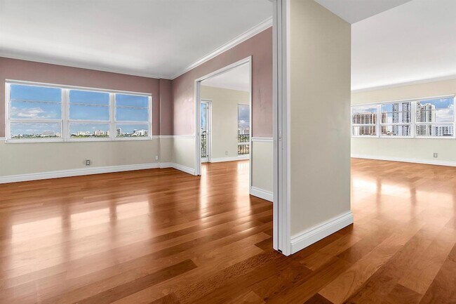 Building Photo - 2500 E Las Olas Blvd