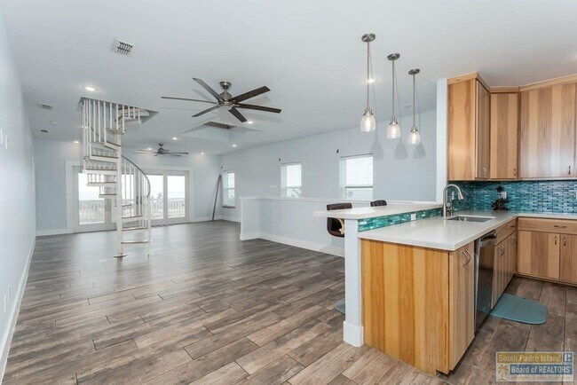 Building Photo - 133 Oleander Dr