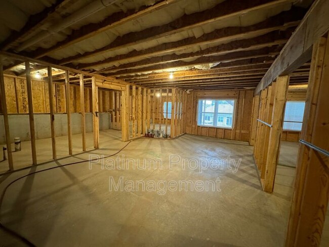 Building Photo - 2450 Westlington Cir