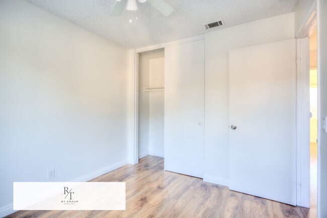 Building Photo - Walnut Valley Unified School District