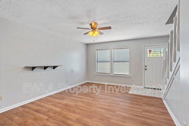 Building Photo - 3221 Ryan St