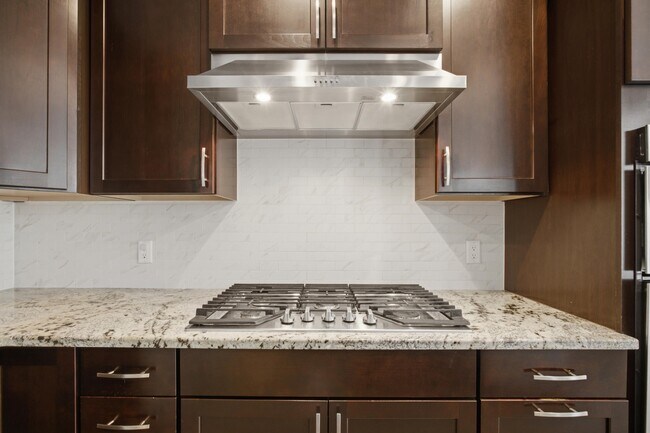 Building Photo - 2780 Ashcombe Dr.