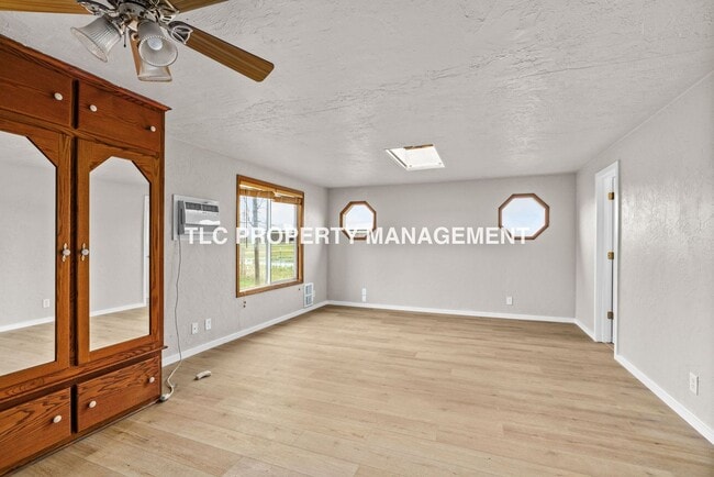 Building Photo - 2082 Ohio St