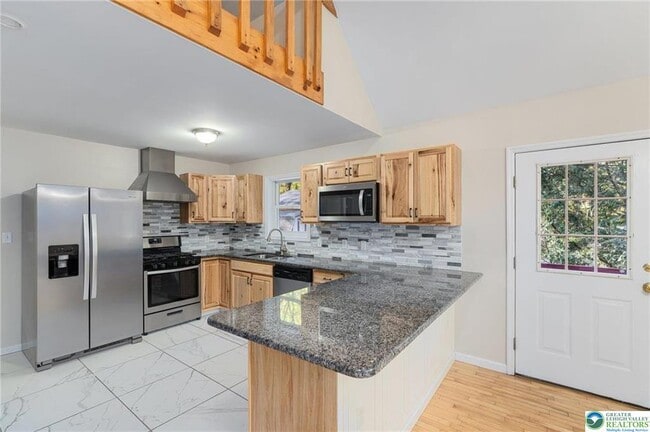 Building Photo - 273 Four Seasons Dr