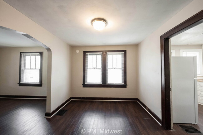Building Photo - "Charming 1-Bedroom Duplex Retreat on East...