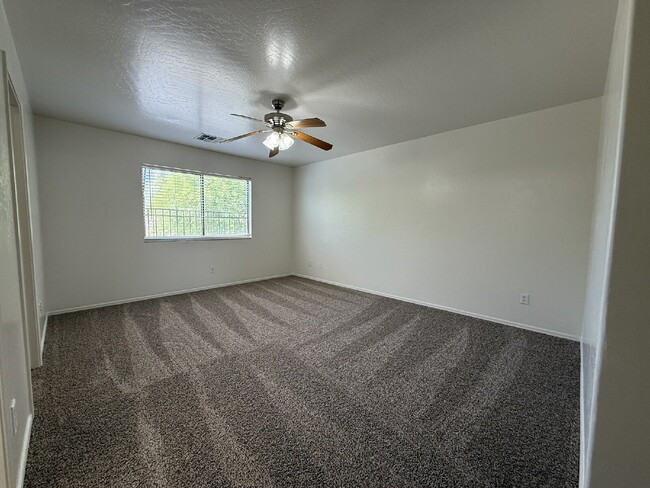 Building Photo - Updated 3-Bedroom Home with Vaulted Ceilin...