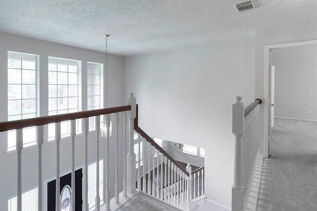 Building Photo - 2439 Shelby Park Dr