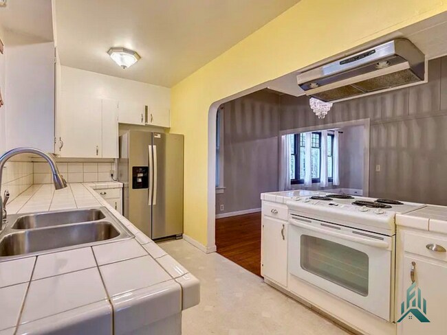 Building Photo - Room for Rent in Home in the Heart of Corvallis