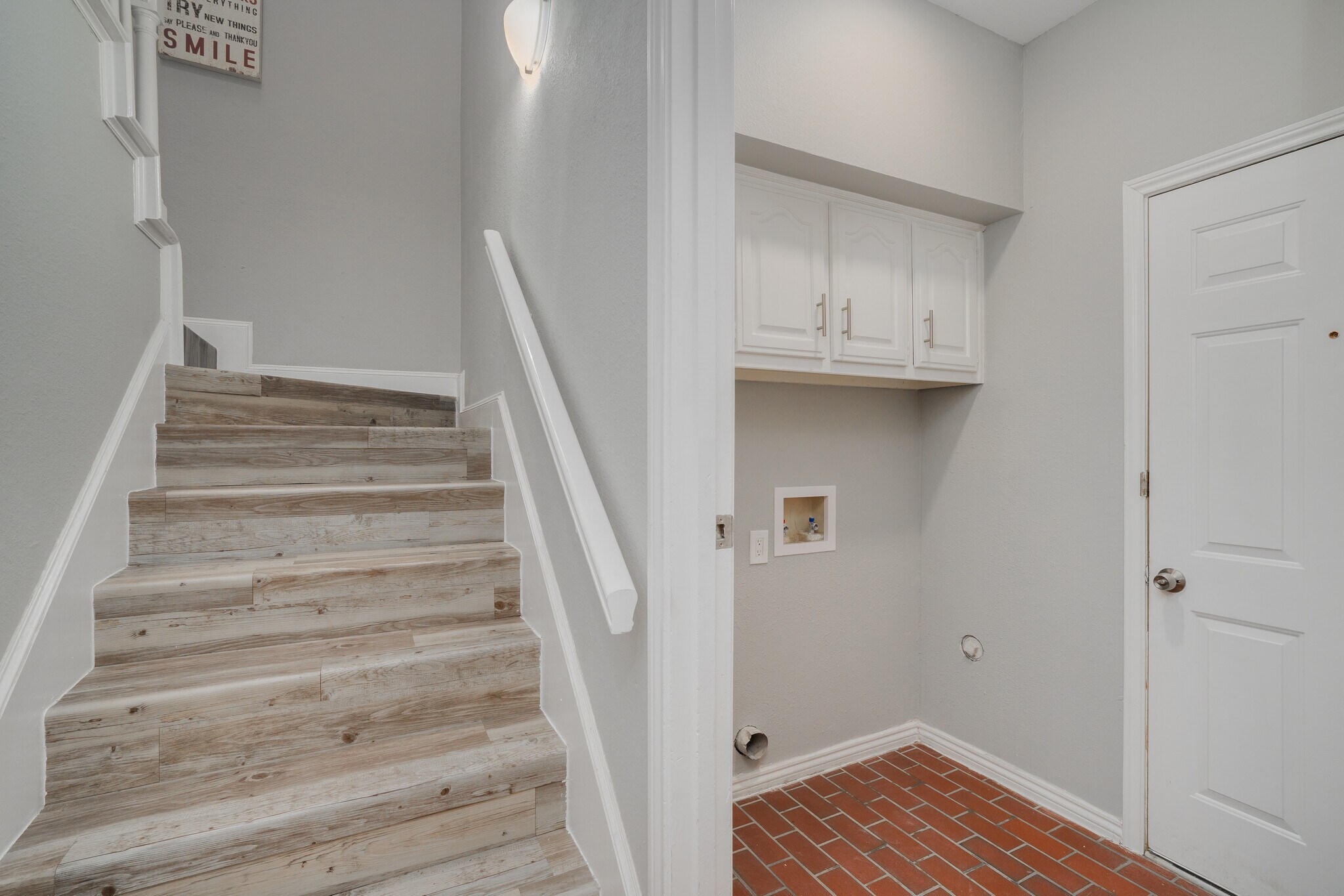 Building Photo - 317 Benjamin St