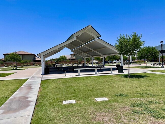 Building Photo - 7507 E Pampa Ave