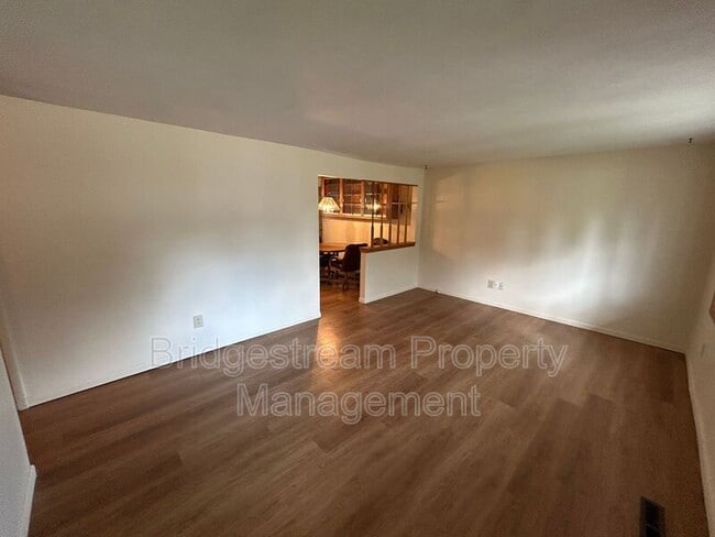 Building Photo - 7281 Klyemore Dr