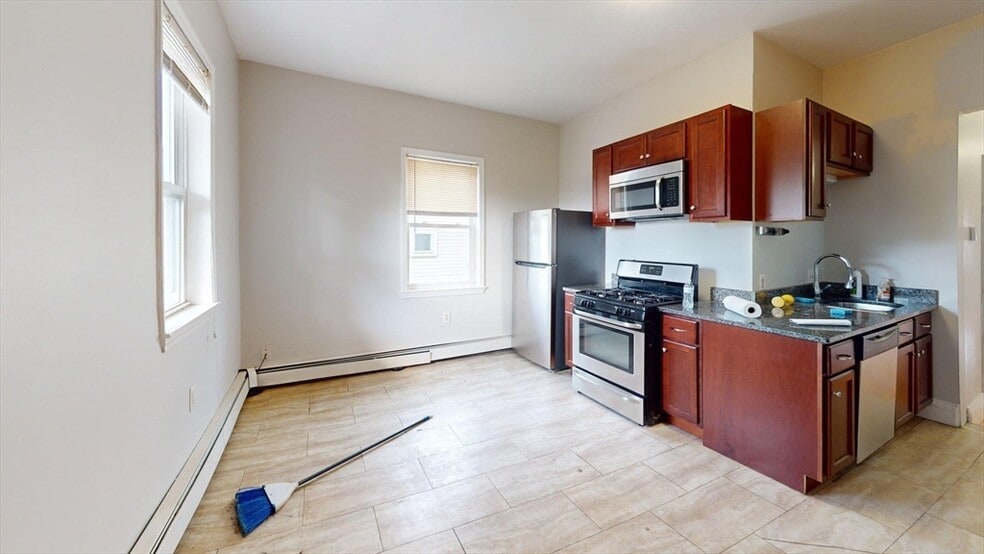 Building Photo - 171 Trenton St