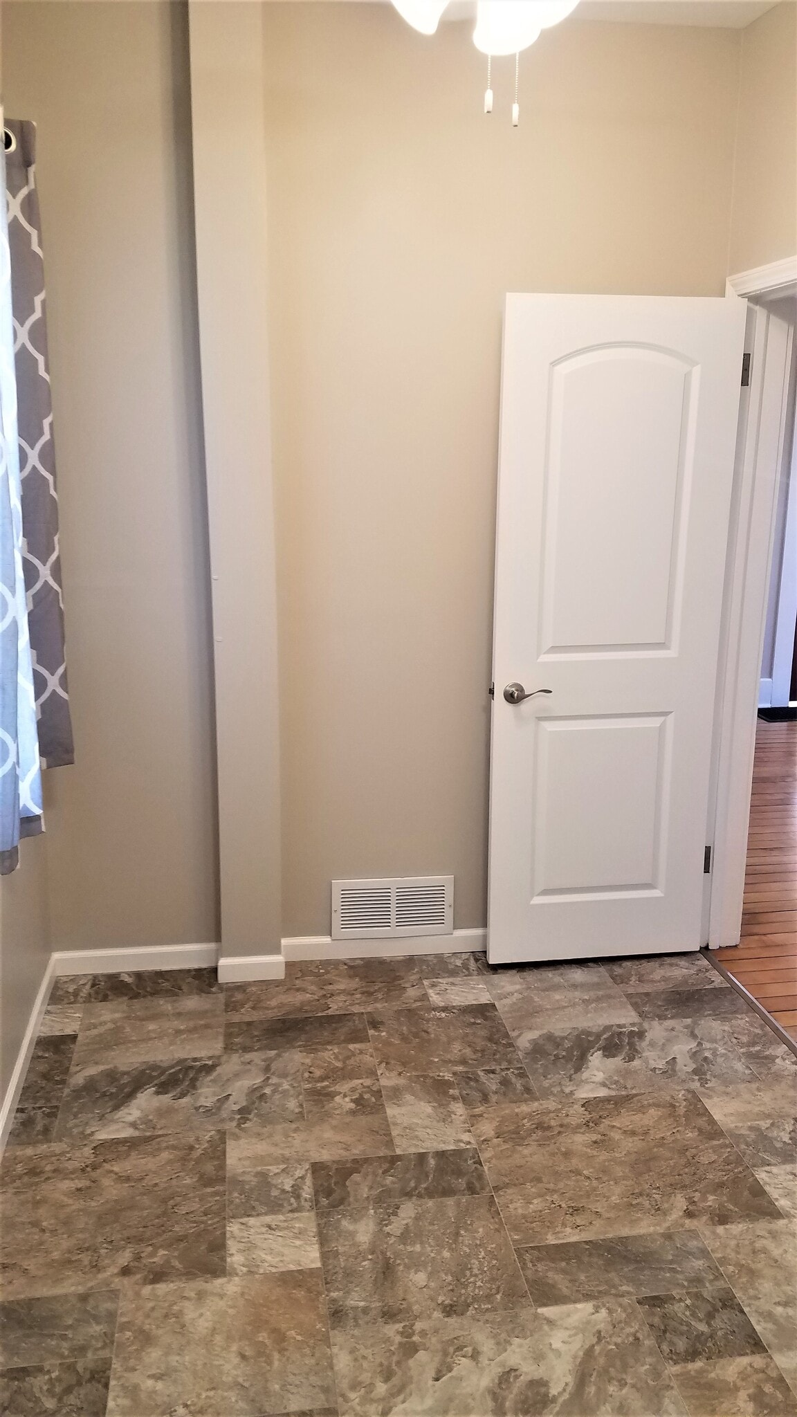 Laundry room / 3rd bedroom - 2104 Folger Ct