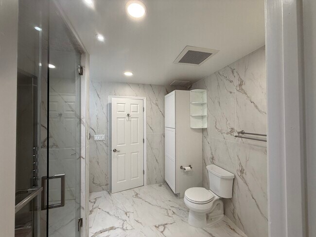 Building Photo - 227 Spring Creek Cir