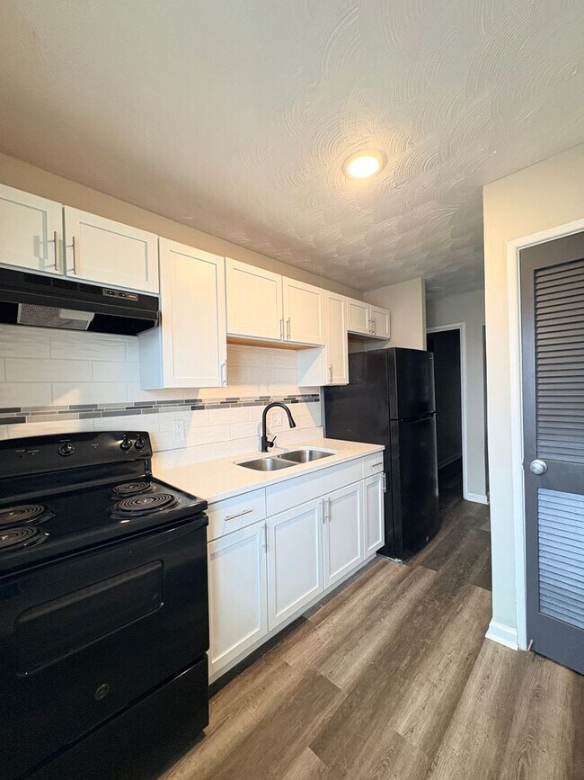 Building Photo - Experience Luxury Living at Bellagio Living I: Modern Apartments in Lawrence, Indiana