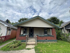 Building Photo - Southeast Side - 2 Bedroom home