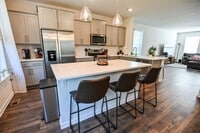 Building Photo - 2047 Hinshaw Dr