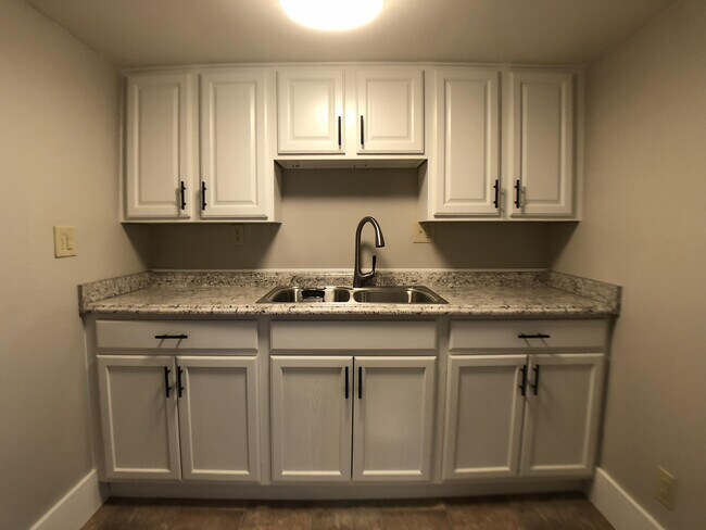 Building Photo - 646 Washington Ave