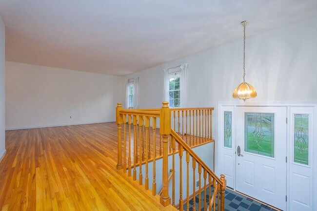 Building Photo - 12 Gerken Dr