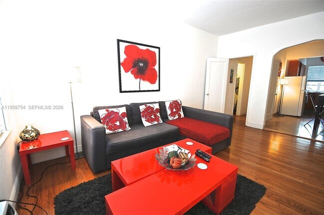 Building Photo - 601 7th St